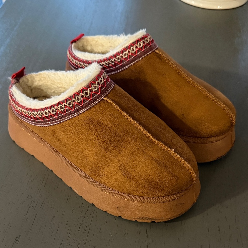 UGG Brown Platform Slippers with Red Trim - Picture 3 of 5
